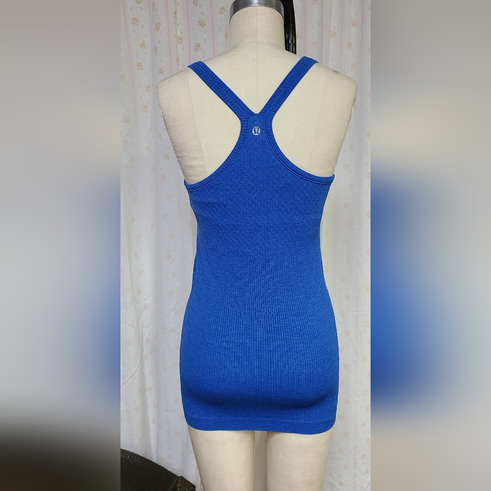 Lululemon tank top with bra